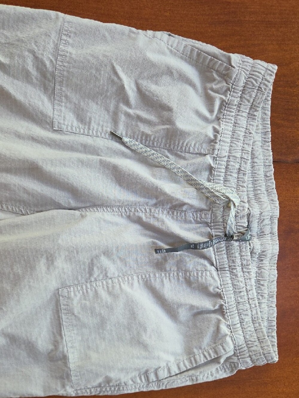 Vuori Womens Elastic Waist Lightweight Ripstop Joggers - Light Beige - Picture 2 of 6